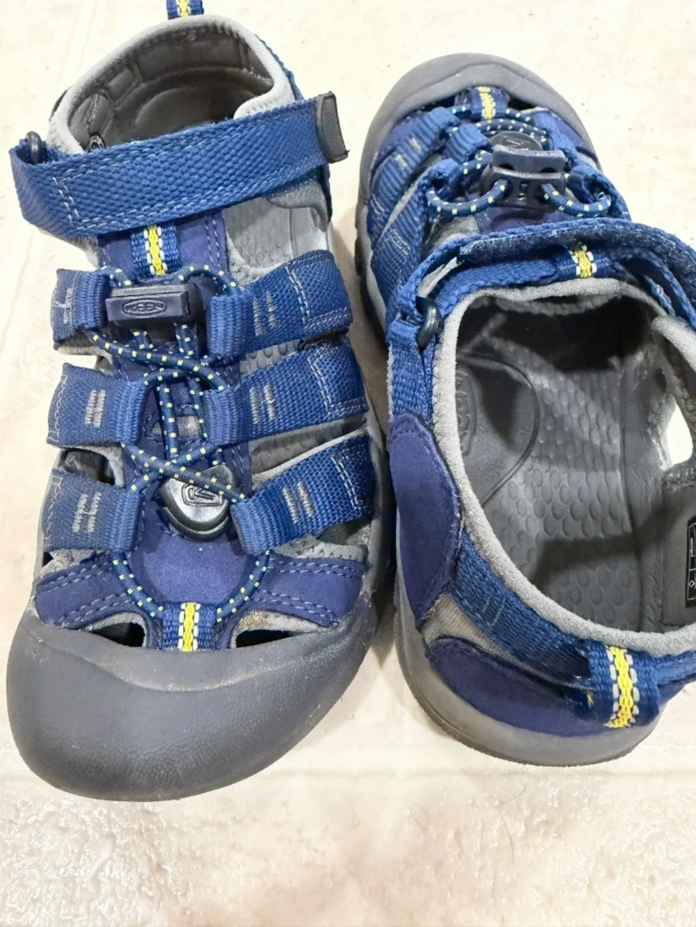 Keen Sandals Big Kids' Newport H2 Size 1 Naval Academy Blue and Keen Yellow